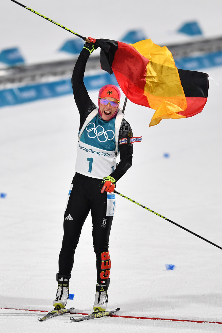 <p>Laura Dahlmeier triumphiert bei Olympia in Pyeongchang 2018.</p>