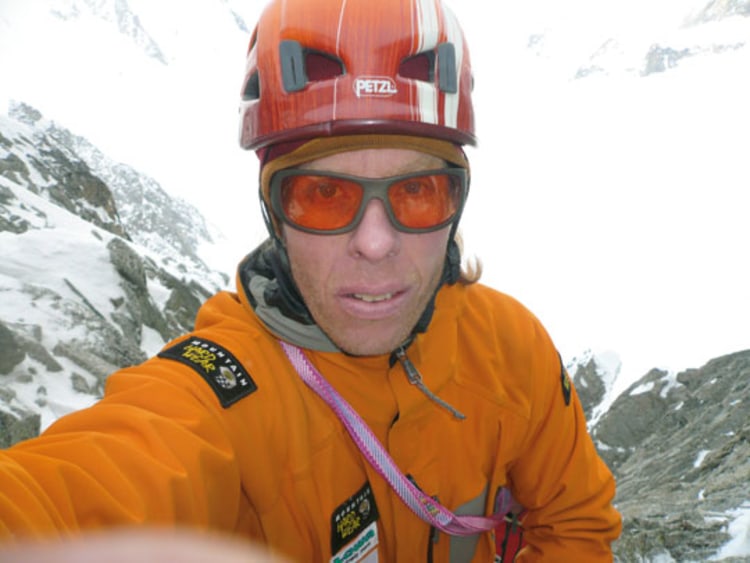 Erklärt die Basics des Eiskletterns: Spitzenalpinist Robert Jasper. Bild: Robert Jasper.