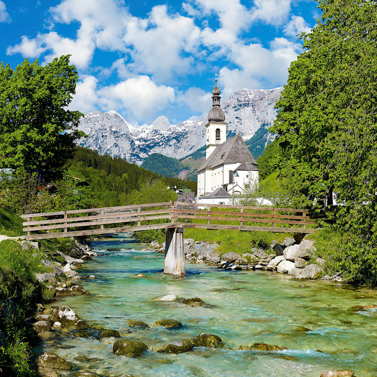 <p>Blick auf die Kirche von Ramsau.</p>