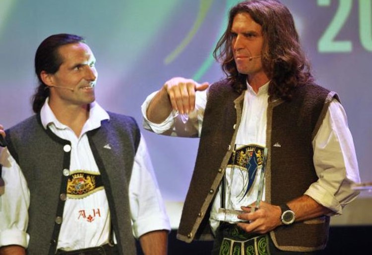 Stehen zu ihren Wurzeln: Alexander und Thomas Huber. Hier bei der Vergabe des Bayerischen Sportpreises im Jahr 2008 (Foto: picture-alliance.com).