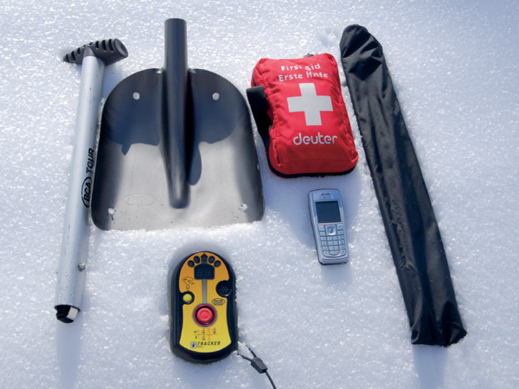 Schaufel, Sonde und LVS sollten immer dabei sein.