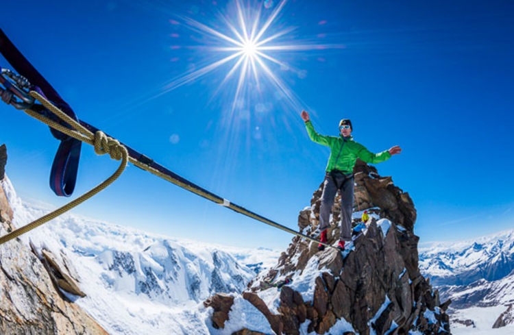 Auf Rekordkurs: Mit seine Begehung auf der Dufourspitze holt sich Siegrist den Europarekord (Foto: visualimpact.ch | Thomas Senf ).