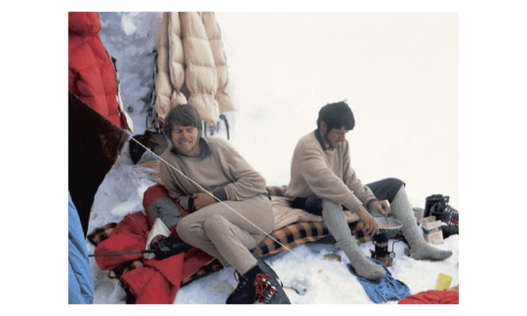 Vor der Katastrophe: Reinhold (li.) und Günther Messner während der Expedition von 1970. Bild: Gerhard Baur.