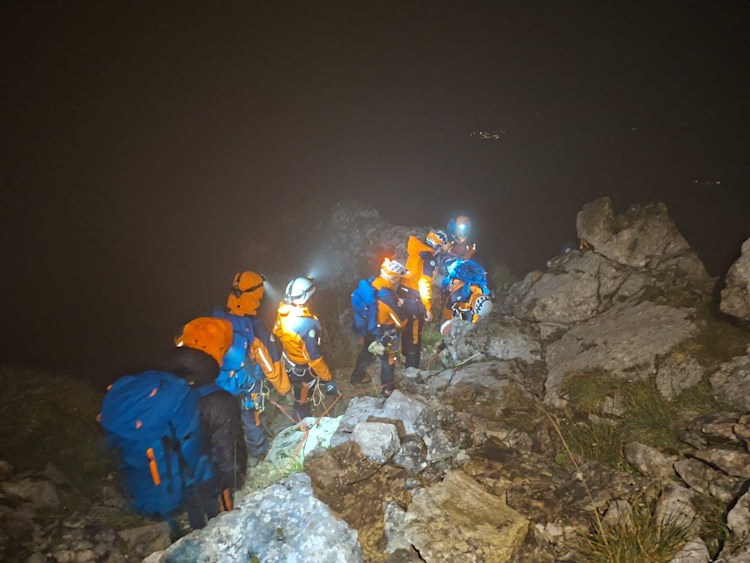 <p>Die Bergrettung Hallein im nächtlichen Rettungseinsatz</p>