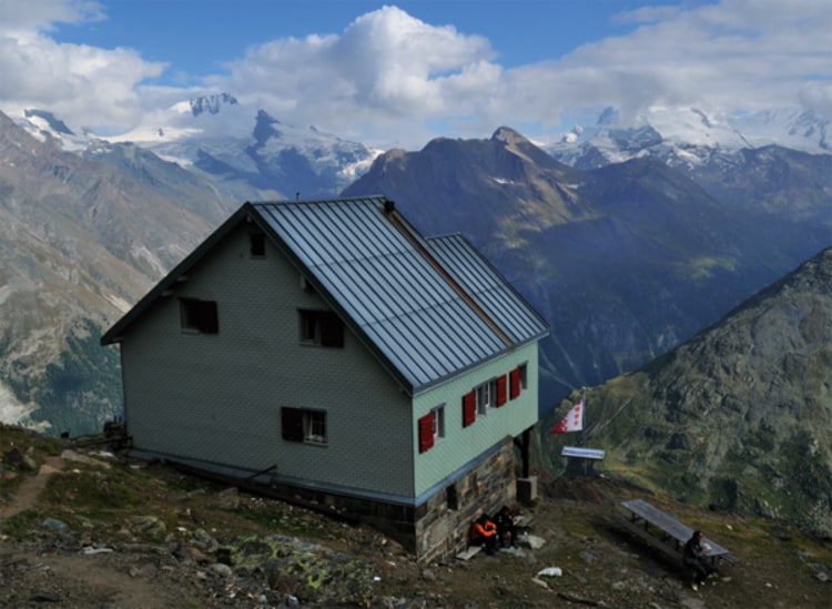 Hütte des Monats: Die Weisshornhütte im Wallis.