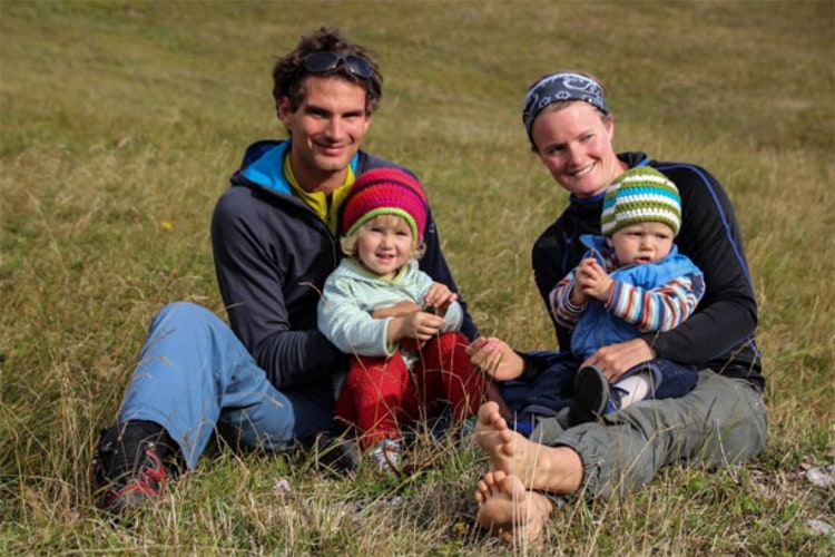 Schwer verunglückt: Stefan Rass mit seiner Frau Kathi und den gemeinsamen Kindern Amelie und Noah.