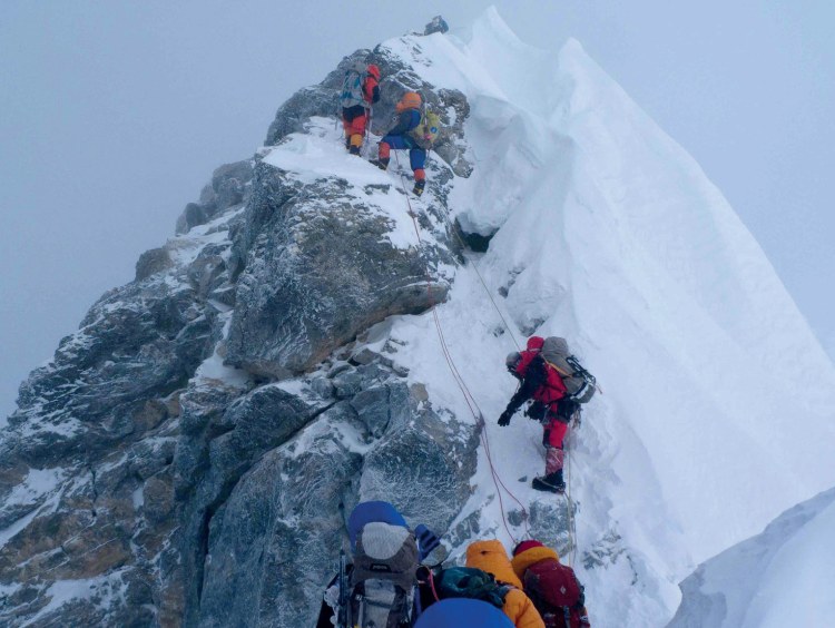 <p>Der Hillary Step am Mount Everest: technisch nicht schwierig, aber verdammt weit oben.</p>