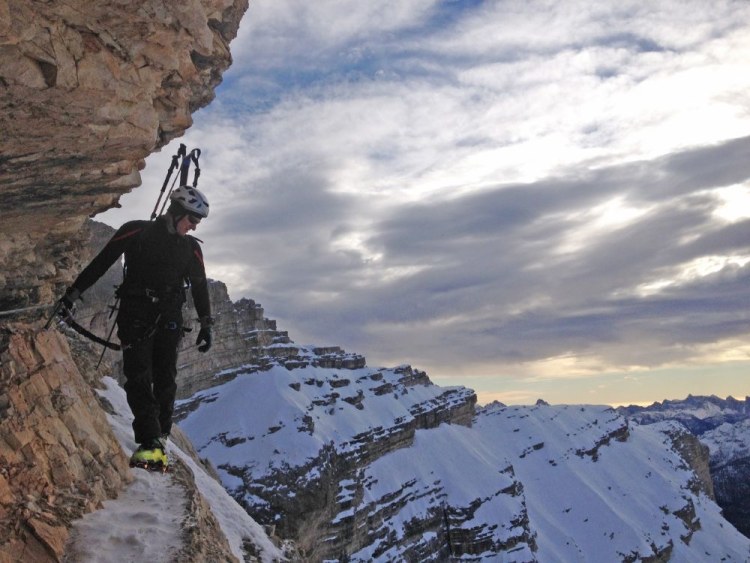 Cortina d'Ampezzo: Der neue Klettersteig führt lawinengeschützt zum Gipfel der Tofana di Mezzo.