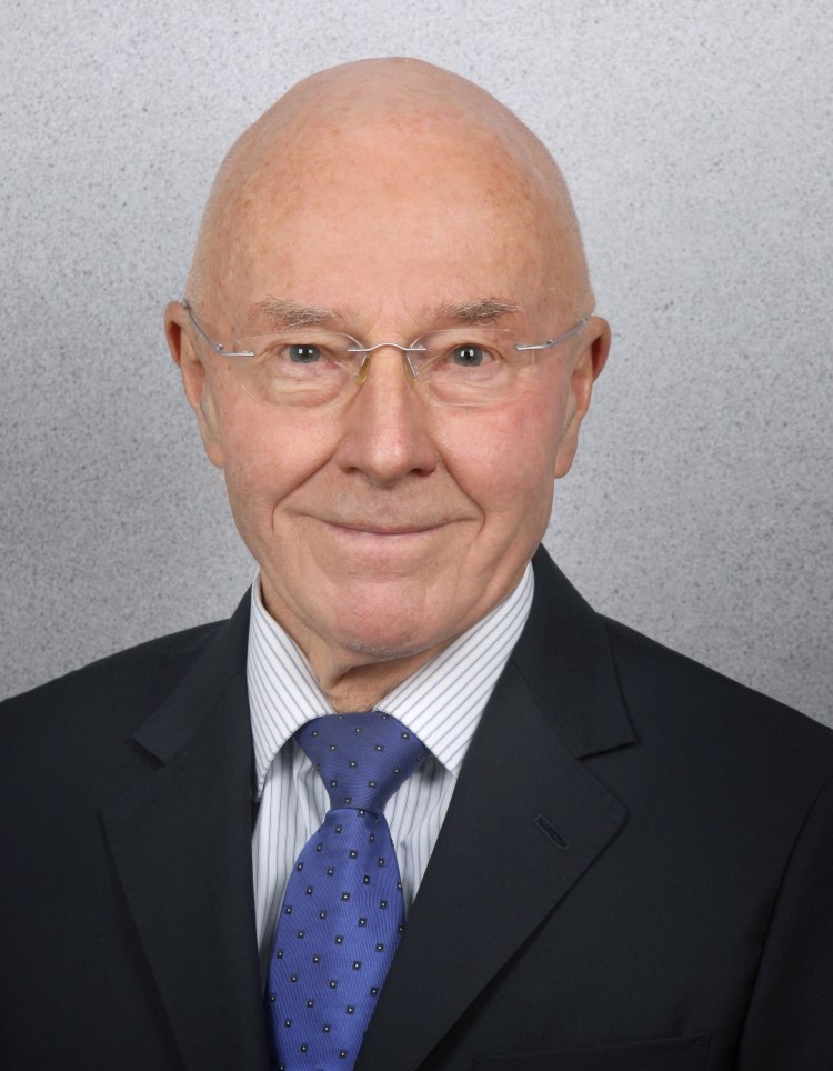 <p>Der Unternehmer Hubert Schöffel verstarb am 8.8. im Kreise seiner Familie.</p>