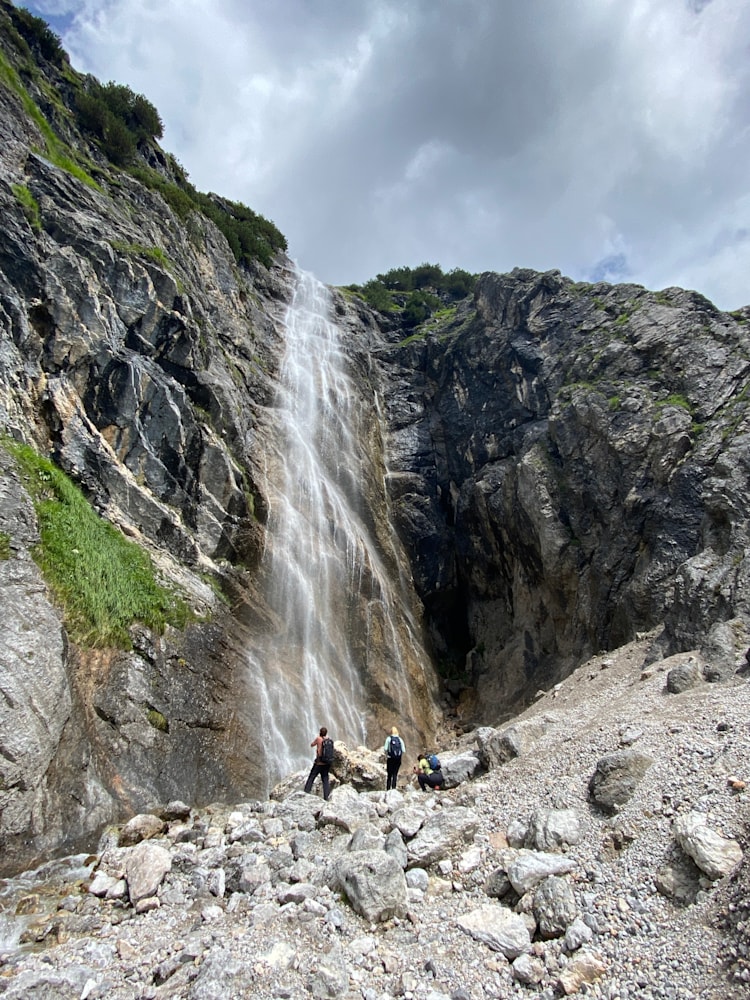 <p>Die Riediger Wasserfälle am sind ein idyllisches Naturschauspielund leicht erwanderbar. </p>