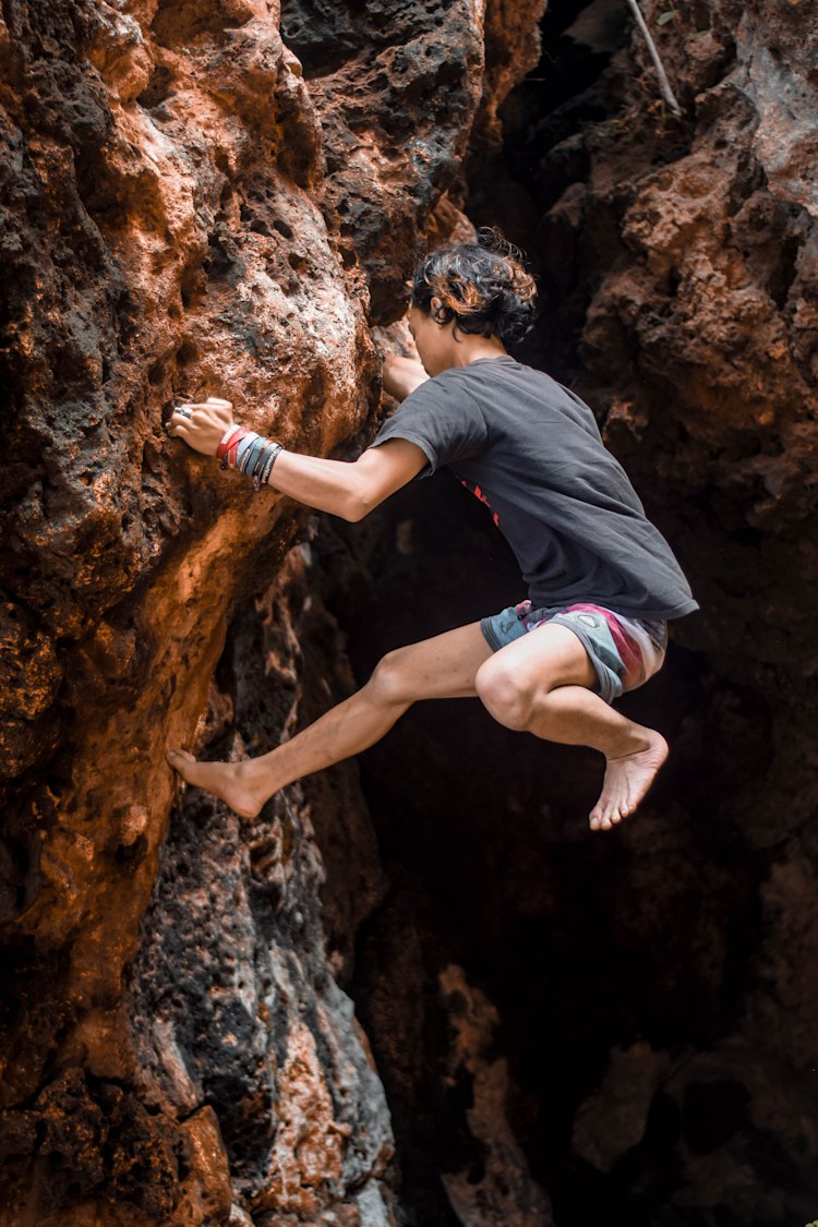 <p>Bouldern ist beliebter denn je! Rücksicht und ein respektvoller Umgang mit der Natur sind entscheidend.</p>