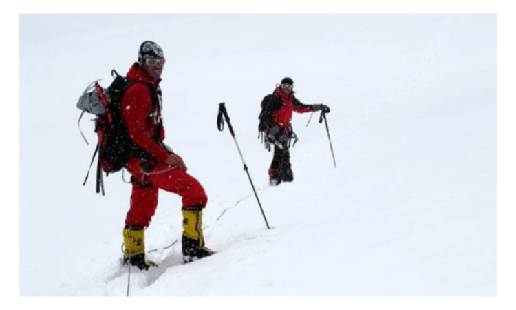 Nach oben: Günther Unterberger (li.) und Gerfried Göschl auf dem Weg zu Lager II (Foto: Gerfried Göschl).