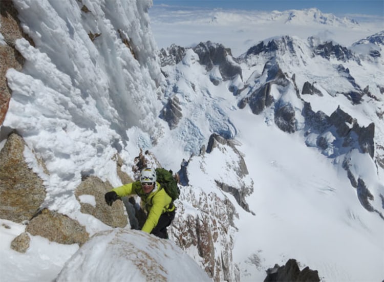 Klettert bei patagonischem Kaiserwetter: Simon Gietl (Foto: Salwa).