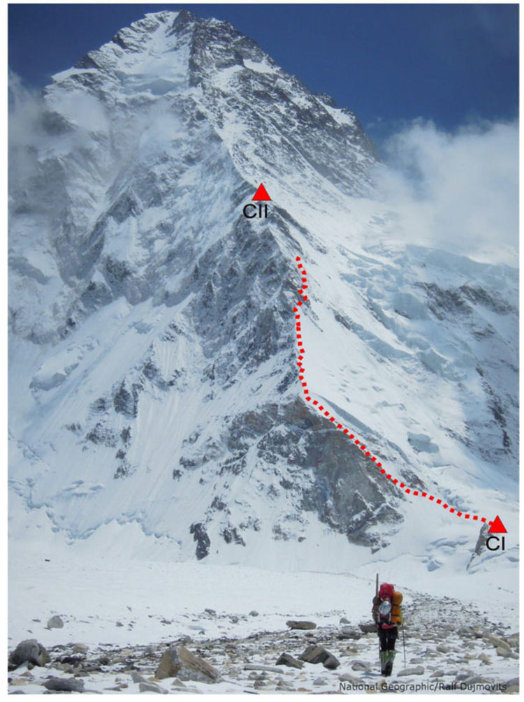 Die roten Punkte zeigen die Route und wie hoch das Team bis zum 7. Juli kam. Bild: R. Dujmovits/National Geographic.