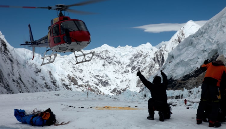 Alpin exklusiv: Rettung am Lhotse (Foto: B. Bierling).