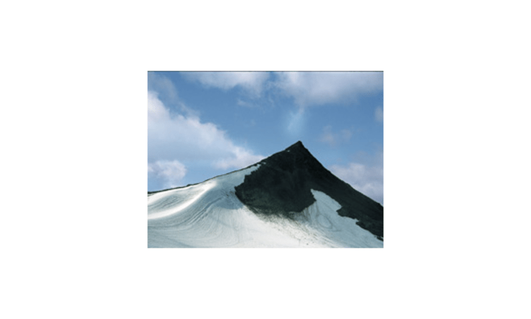 Der formschöne Gipfel des Drakryggen liegt etwas nördlich des Kebnekaise.