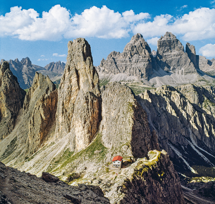 <p>Rother Wanderführer Dolomiten Höhenwege 8 – 10. </p>