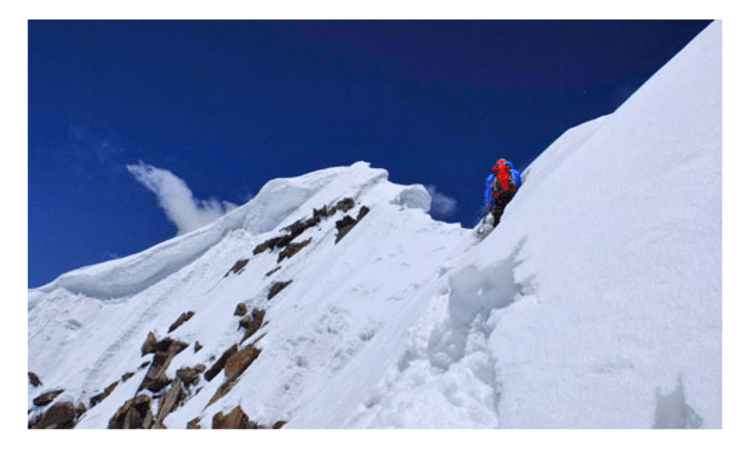 Kurz vor dem Ziel: Barmasse während der Erstbesteigung eines 6.330 Meter hohen Gipfels.