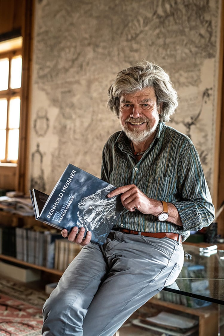 <p>Das Buch über den Nanga Parbat, seinen Schicksalsberg, schrieb Messner genau wie alle anderen Bücher per Hand.</p>