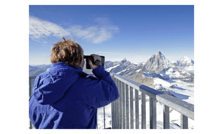 Die Aussichtsplattform des Klein Matterhorn bietet einen hervorragenden Blick auf das "echte" Matterhorn.