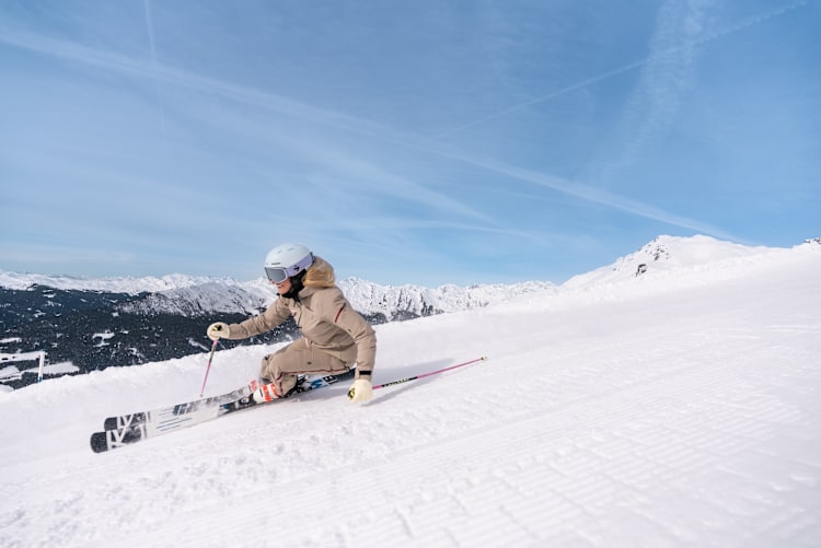 <p>First Lines auf perfekt präparierten Pisten: "Early Bird" Skifahren am Rosskopf.</p>