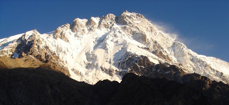 <p>Die Rupalflanke von Südwesten aus gesehen.</p>