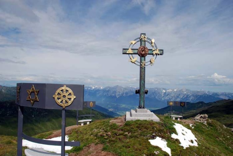 Gipfelkreuz als ein Zeichen der Verständigung