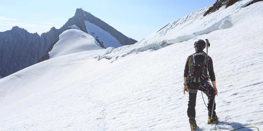 Produkttest: Die besten Eispickel für Hoch- und Skitouren 2025