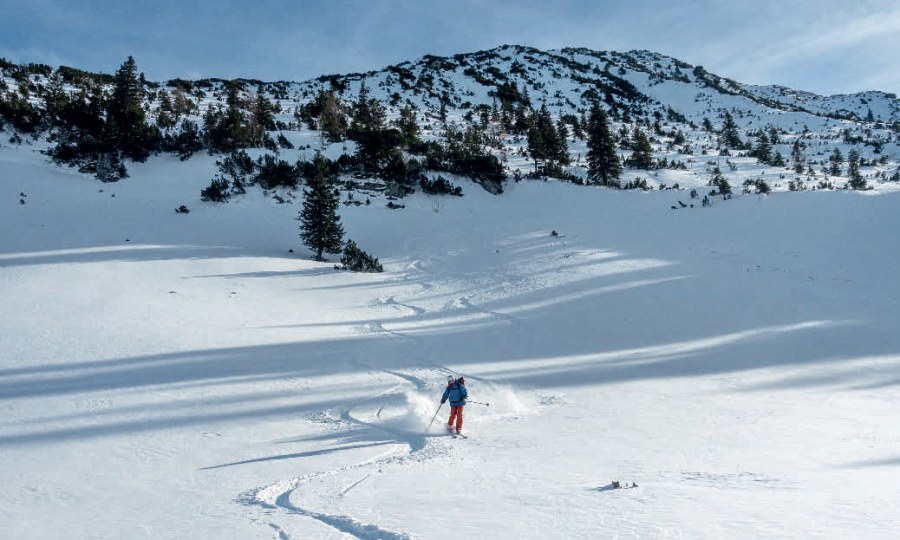 <p>In ALPIN 12/2021 stellen wir euch 13 Skitouren vor der Haustüre vor.</p>