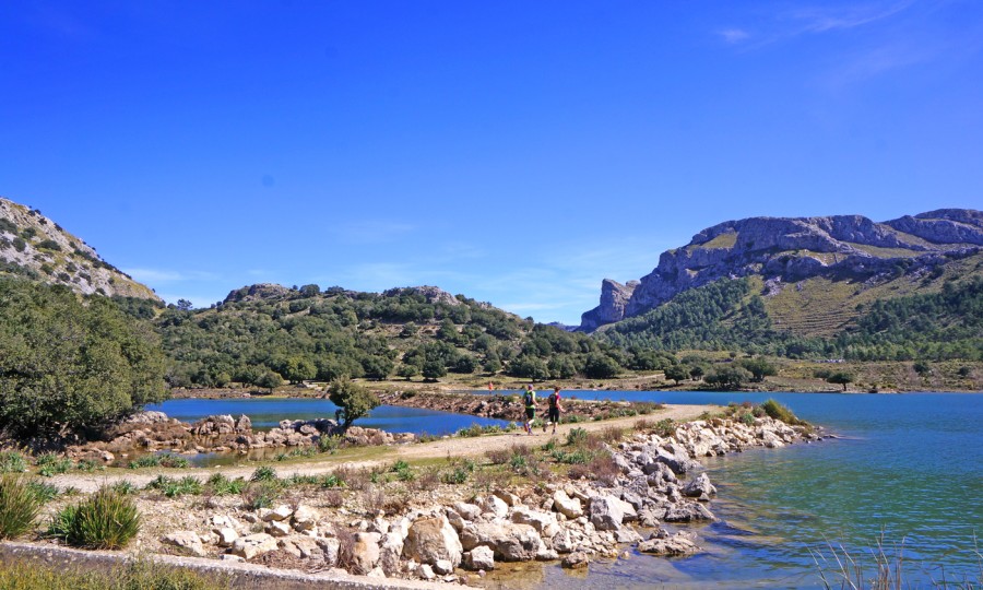 <p>Blauer Himmel, blaues Wasser: Auf Mallorca fällt der Start in die Frühjahrssaison leicht. </p>