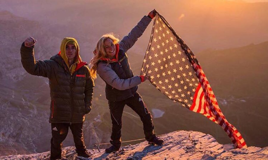 US-Flagge am Eiger: Sasha DiGiulian und Carlo Traversi klettern "Magic Mushroom".