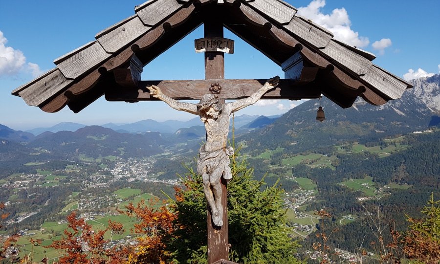 <p>Aussichtsreich: Gipfelkreuz am Grünstein.</p>