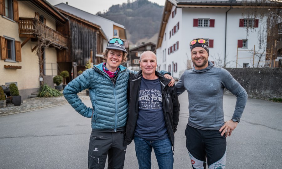 <p>Philipp Reiter (l.) mit Fahrer Eugen und Adrian Zurbrügg.</p>