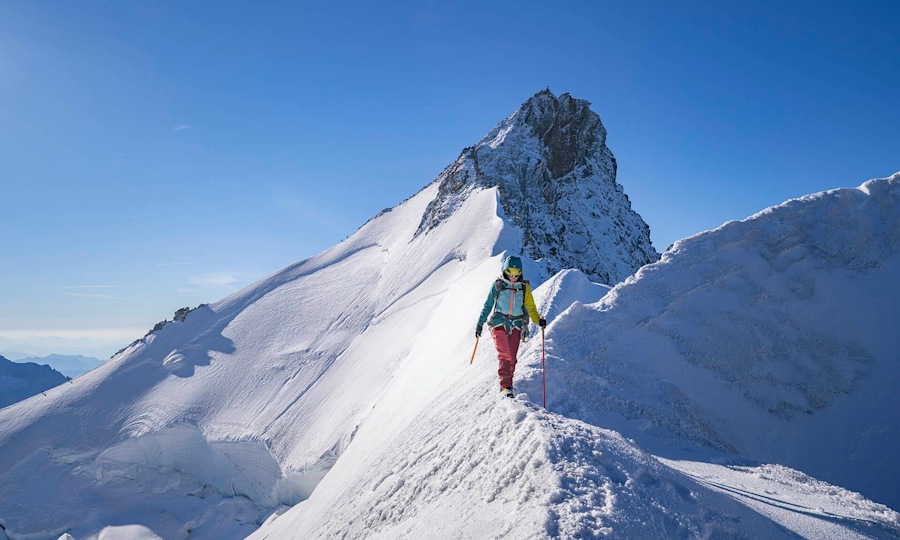<p>Mit Freude und Fokus im Firn des Stecknadeljochs.</p>