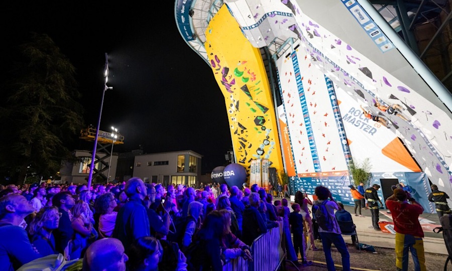 <p>Die Kletterwand im Arco Climbing Stadium.</p>