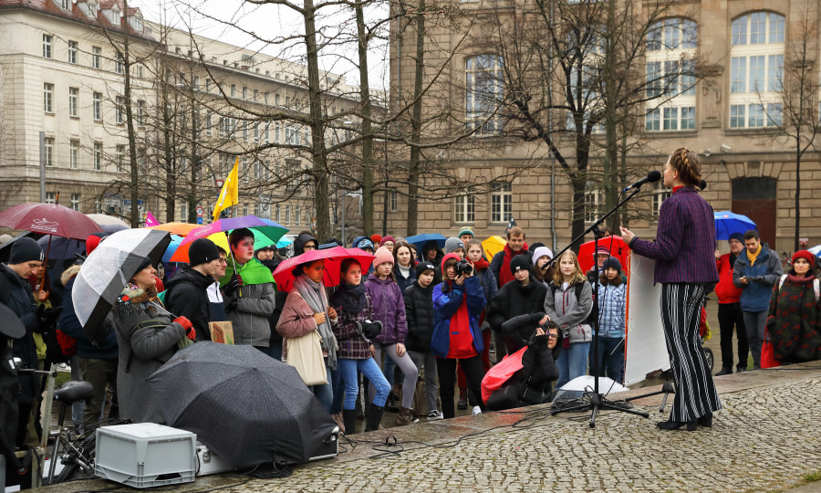 <p>Öffentliche Protestkundgebungen, wie hier am 06.03.2020 in Hamburg, sind derzeit aufgrund der Corona-Maßnahmen nicht möglich.</p>