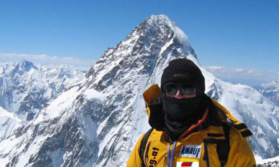 <p>Ziel der Begierde: Christian Stangl vor dem K2.</p>
