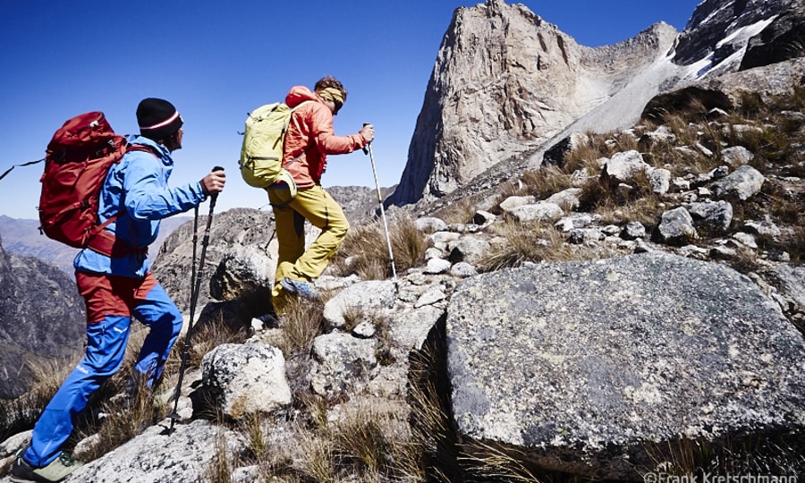 Im Zustieg im Val Paron in der Cordillera Blanca in Peru: Simin Gietl (li) und Roger Schäli.
