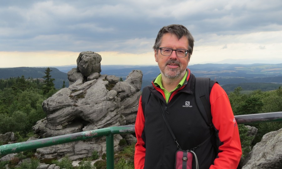 <p>Dr. Gerhard Lieb, ehrenamtlicher Leiter des Alpenverein-Gletschermessdienstes, ist am Institut für Geographie und Raumforschung der Universität Graz tätig.</p>