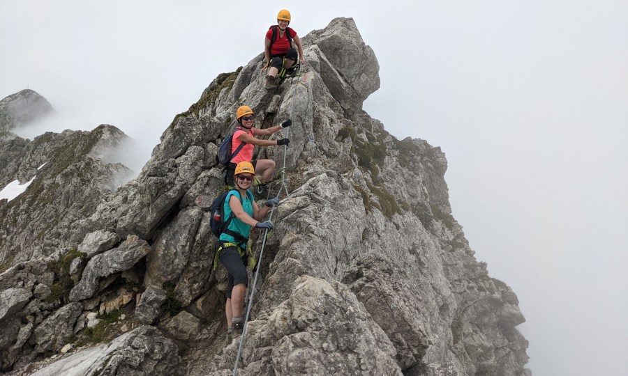 <p>Girls only: Das Women's Camp 2021 führte die Teilnehmerinnen unter anderem in den Hindelanger Klettersteig.</p>