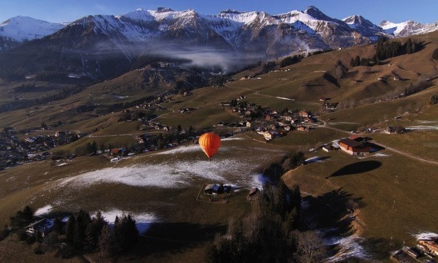<p>Höhenflüge - Im Ballon über die Alpen.</p>