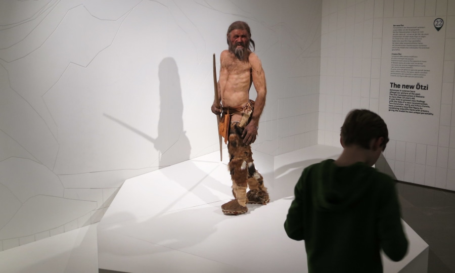 <p>Ötzi-Rekonstruktion im Südtiroler Archäologiemuseum in Bozen.</p>