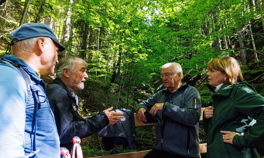 <p>Im Gespräch mit dem Bundespräsidenten: DAV-Präsident Roland Stierle (2. v. l.).</p>