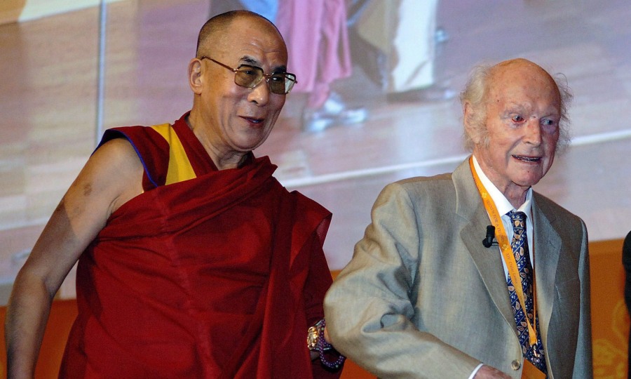 <p>Schüler und Lehrmeister: Mit dem 14. Dalai Lama verband Heinrich Harrer zeitlebens eine innige Freundschaft. </p>