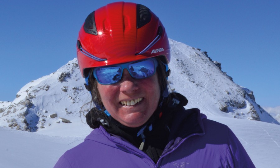<p>ALPIN-Bildredakteurin Petra Darchinger war mit der Passform des Helms nicht ganz glücklich.</p>