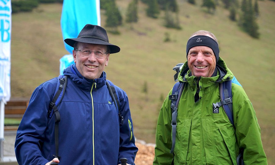 <p>Leidenschaftliche Bergsteigerdörfler: Sepp Bier­schneider (l.) und Andreas Kimpfbeck.</p>