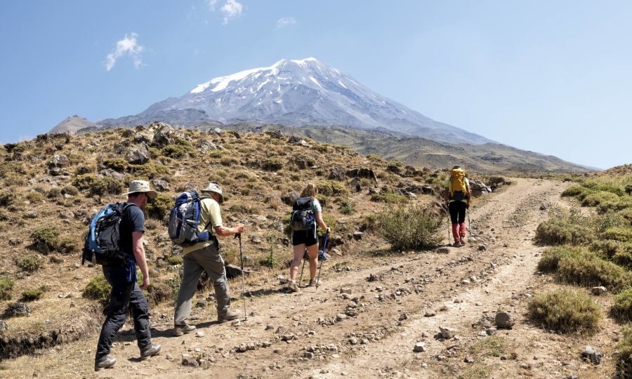 <p>Trekkingtouren gehen auch mit künstlichen Gelenk.</p>