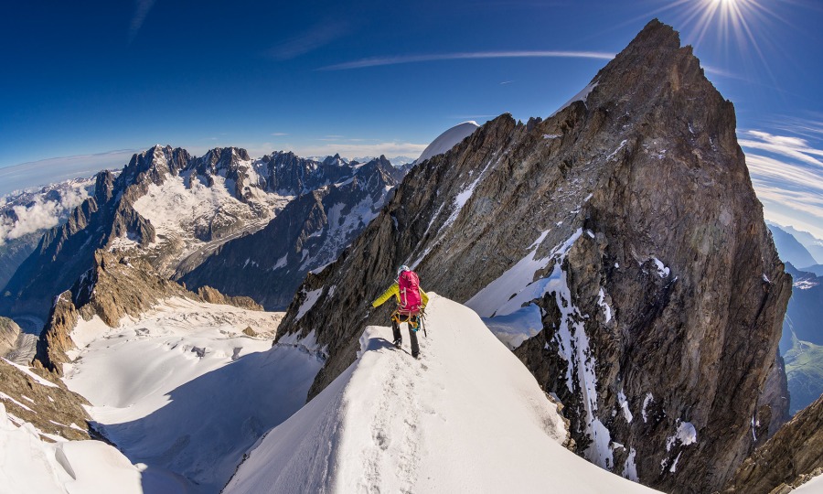 <p>Juli 2016 herrschten noch beste Bedingungen  am Rochefortgrat  im Montblanc-Massiv.</p>