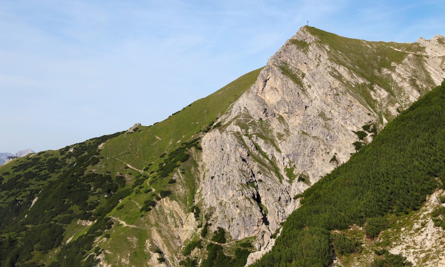 <p>Der Seefelder Klettersteig endet am Gipfel der Seefelder Spitze (2.221 m).</p>