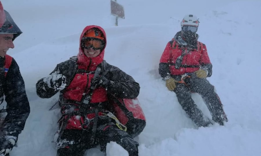 <p>Fordernder Einsatz bei dichtem Schneetreiben: Einsatzkräfte der Bergrettung Ehrwald an der Zugspitze. </p>